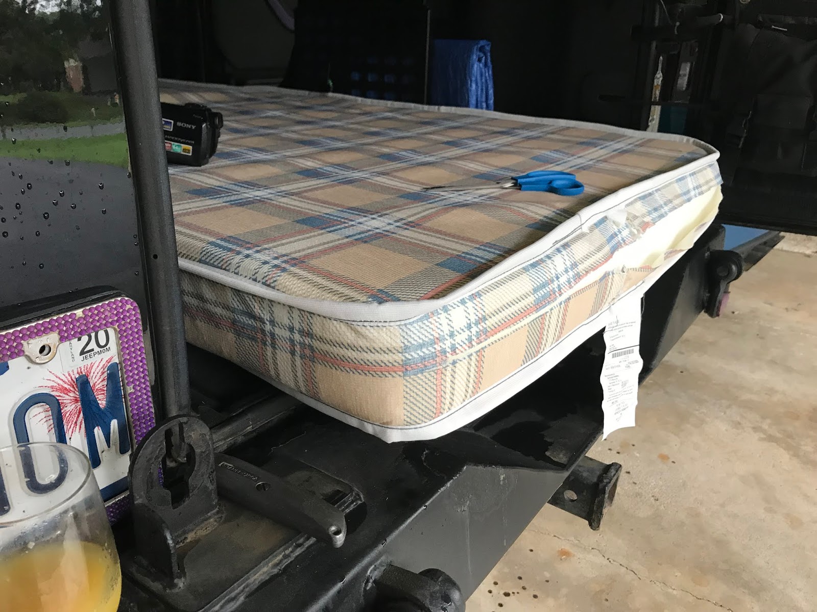 Can a Queen Mattress Fit in a Jeep Wrangler: Space Hacks