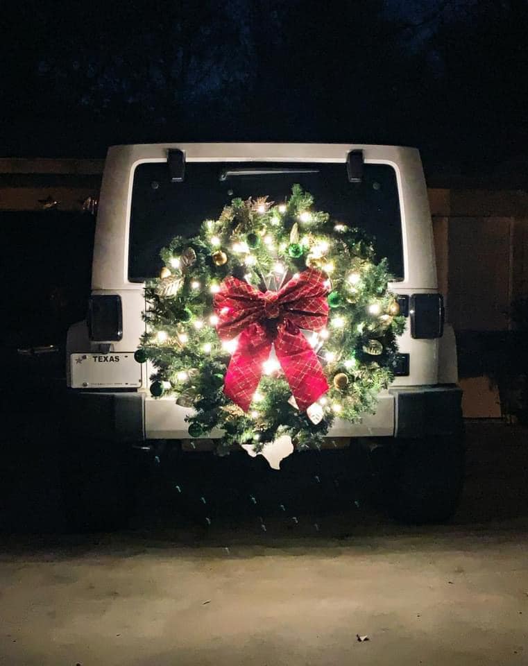 Jeep Spare Tire Christmas Decorations: Festive Flair