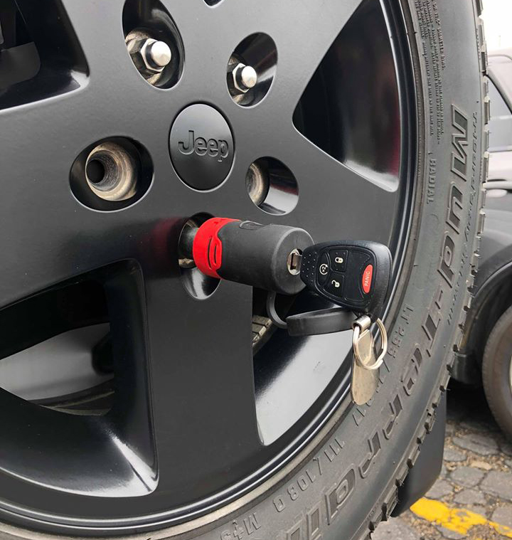 Lock for Jeep Spare Tire