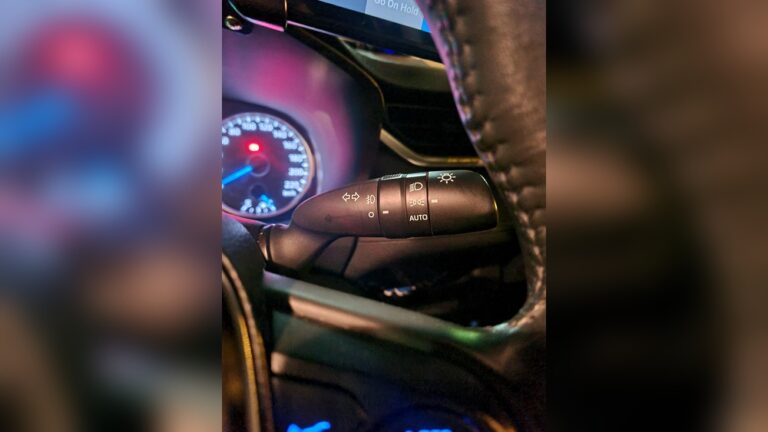 Do Headlights Turn off Automatically When Car is off