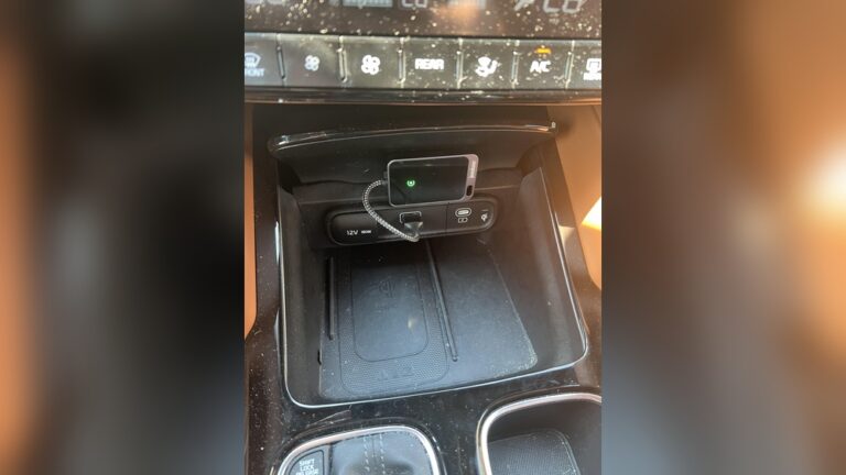 Does the Kia Telluride Have Wireless Apple Carplay